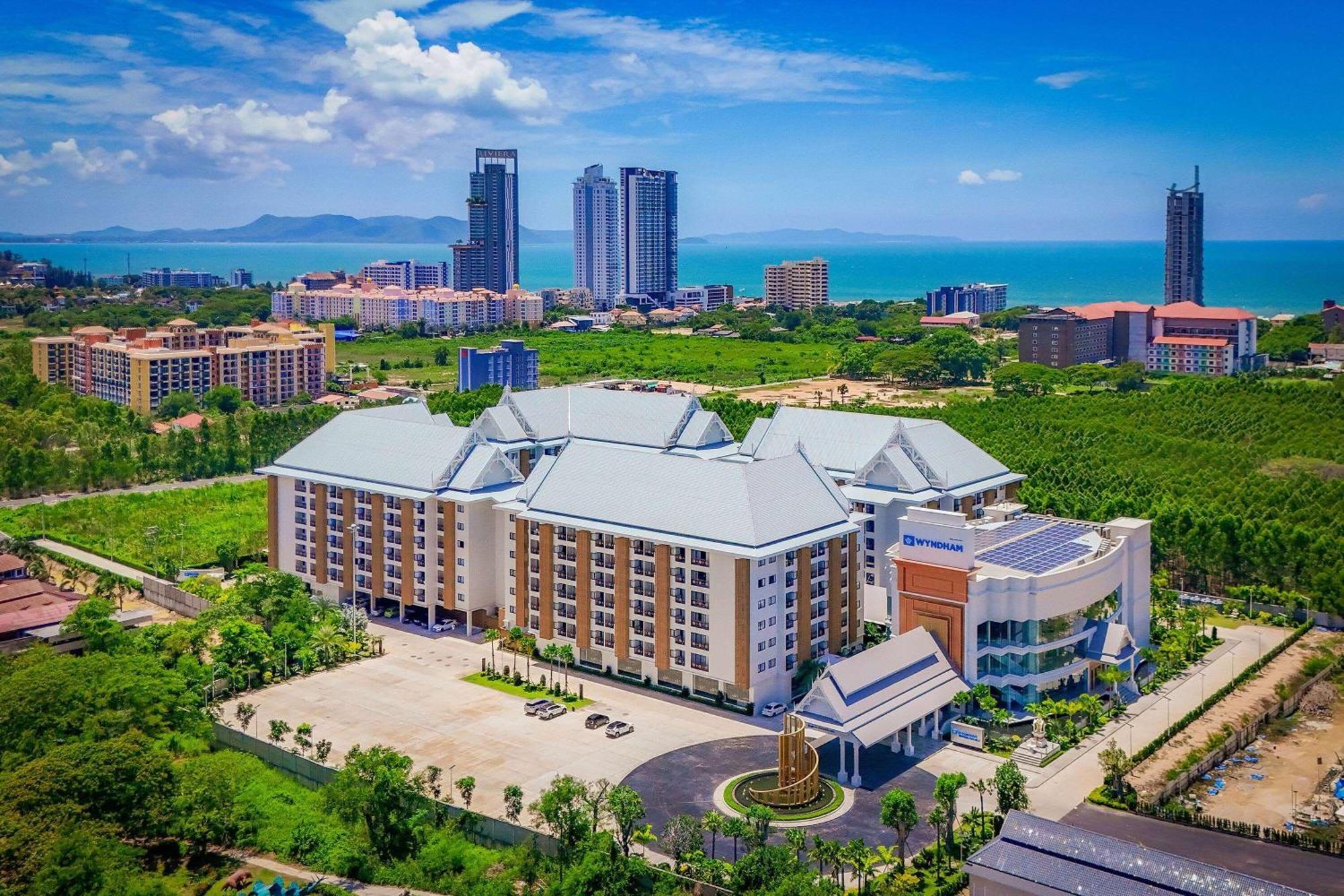 Hotel Wyndham Jomtien Pattaya Na Chom Thian Exterior foto